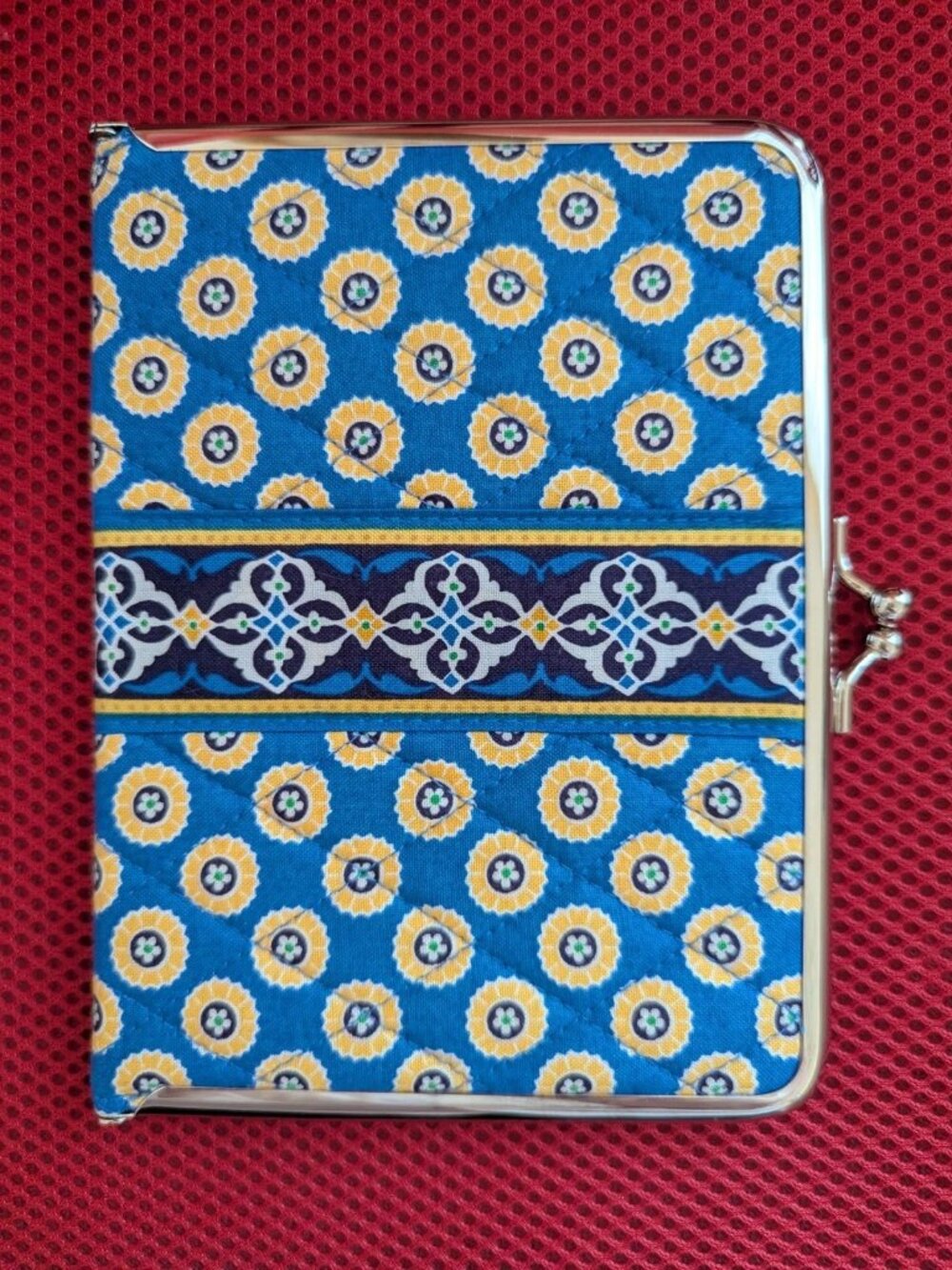 Vera Bradley Riviera Blue Kisslock Frame Photo Album Holder New Blue Yellow